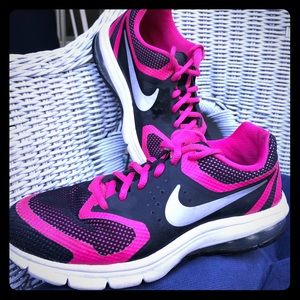 Nike Max Premiere Shoes